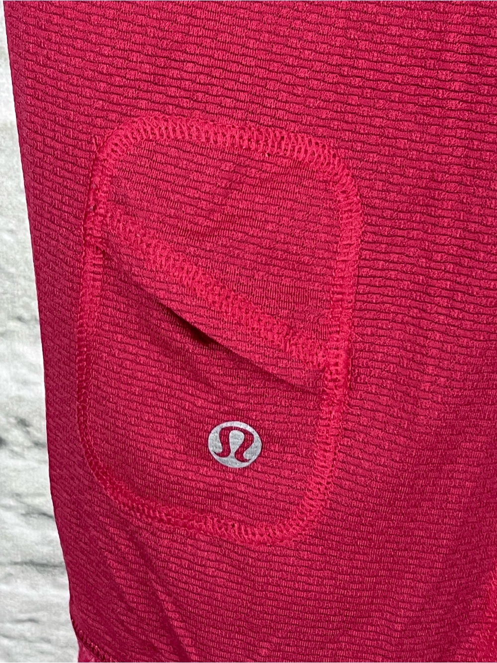 Lululemon size 10 Willpower Tech Tee Top Red Coral - Picture 8 of 10